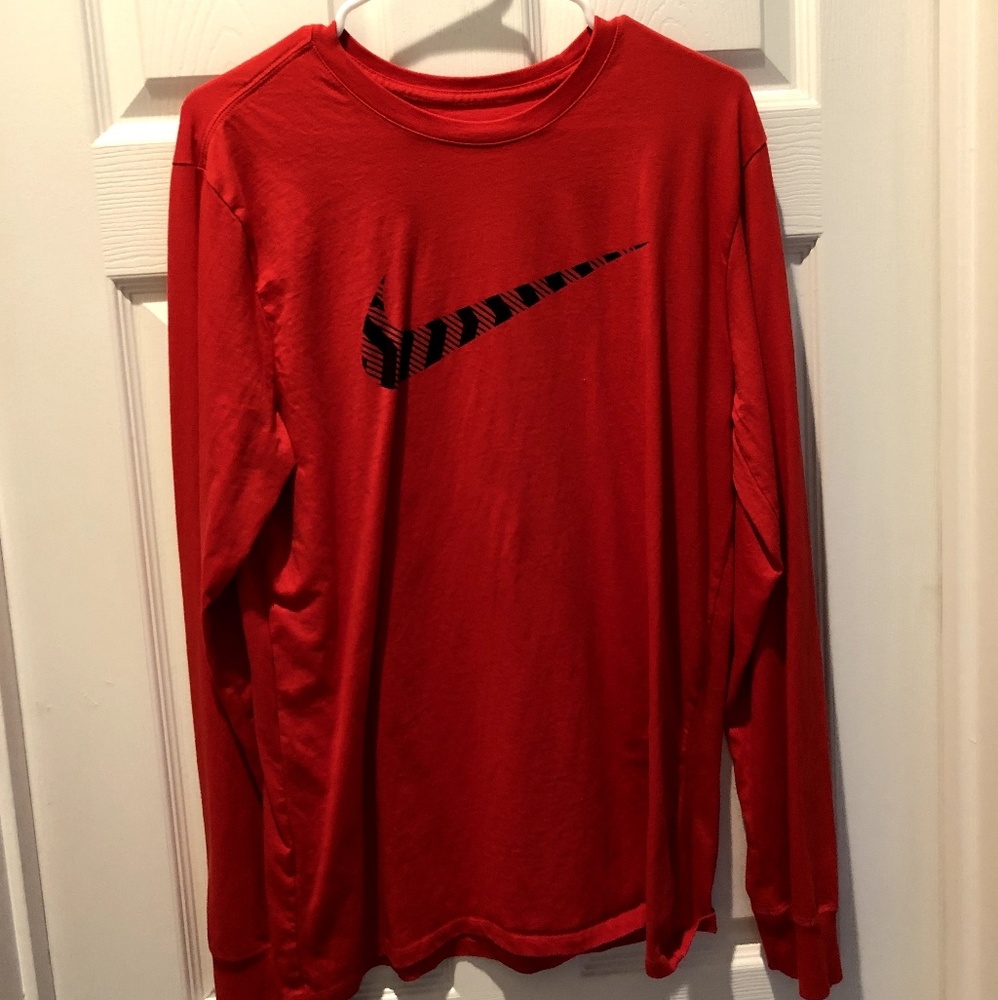 Price Drop! Nike long sleeve shirt